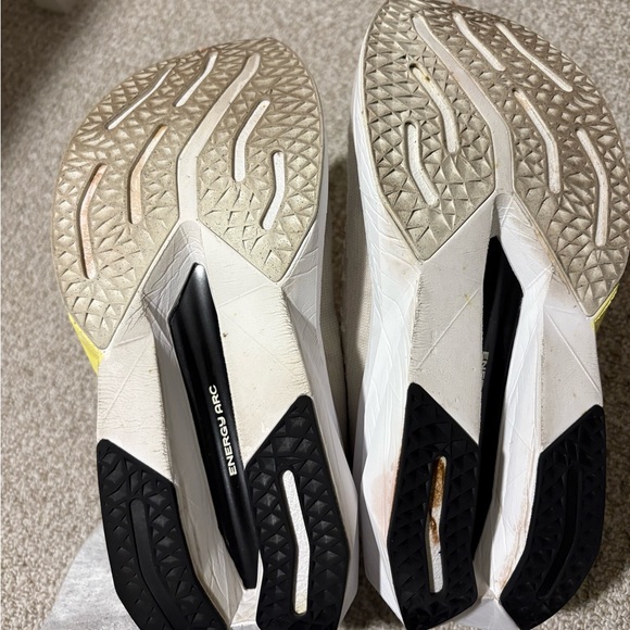 New Balance FuelCell SuperComp Trainer v3 - Picture 4 of 4